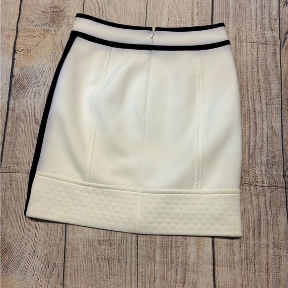 White House Black Market White and Black Pencil Skirt - Picture 2 of 5